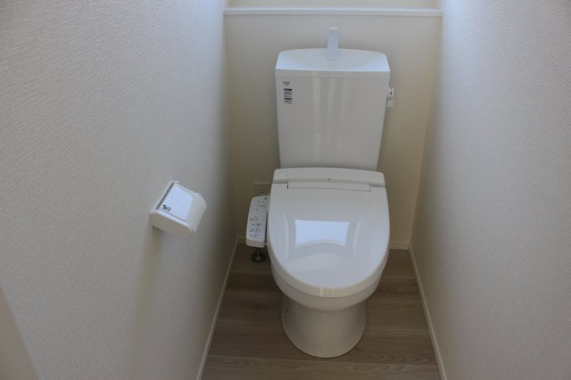 小倉北区上富野3丁目2期のトイレ