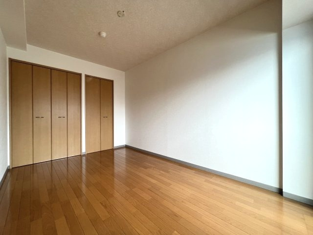 【寝室】