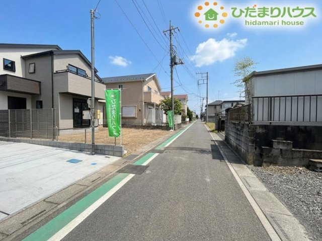 熊谷市拾六間　第7　新築一戸建て　リーブルガーデン　01の前面道路含む現地写真