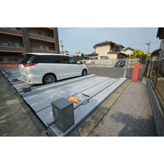 【駐車場】