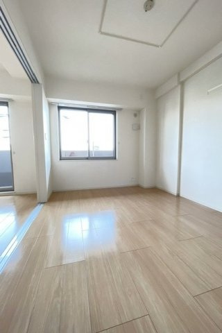 グリンデルヴァルトの内装