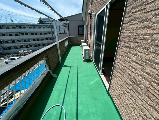 ウッディハウスのバルコニー