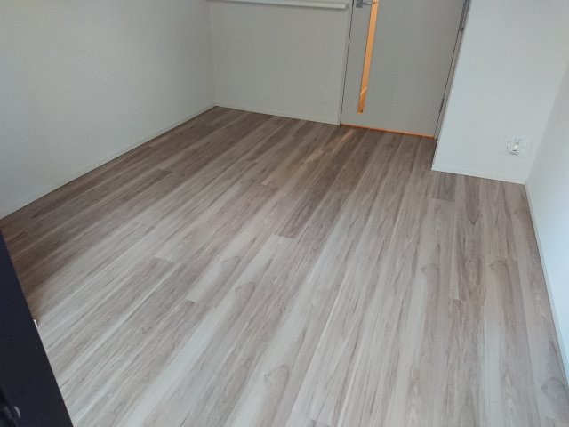 HY’S新小岩の洋室