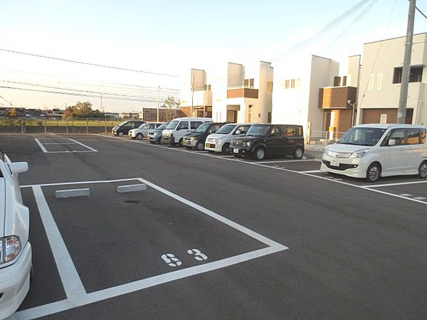 サンクレスト岸和田の駐車場|駐車場があります