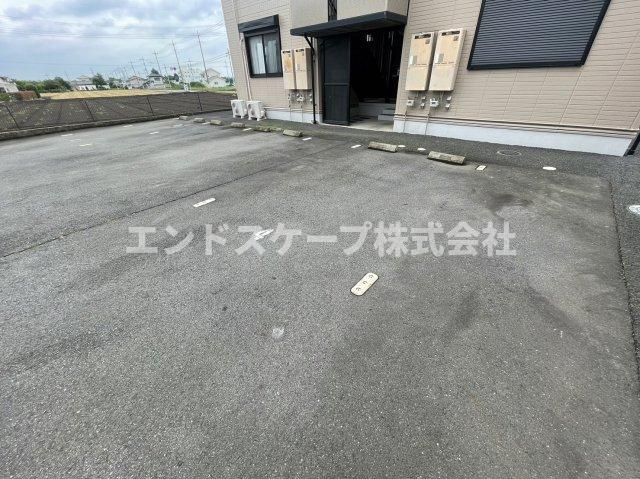 サニーウェル清里Aの駐車場|高崎、前橋のお部屋探しはエンドスケープまで！お客様の理想お聞かせ下さい♪