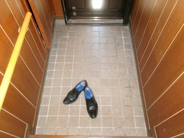 荷山町の家の玄関