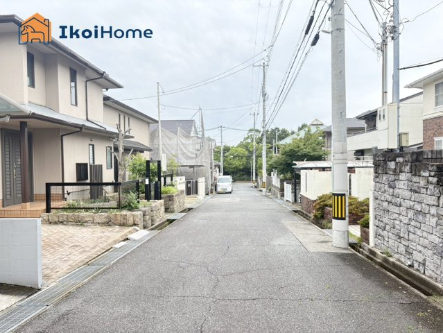 神戸市西区竹の台1丁目　中古戸建の前面道路含む現地写真|【ホームページに現地動画掲載中】●年中無休：当日予約可●前面道路は北側幅員約6mでゆったり！
