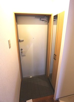 【玄関】 | ベルク城山壱番館