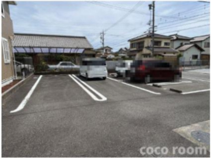 プリムローズの駐車場