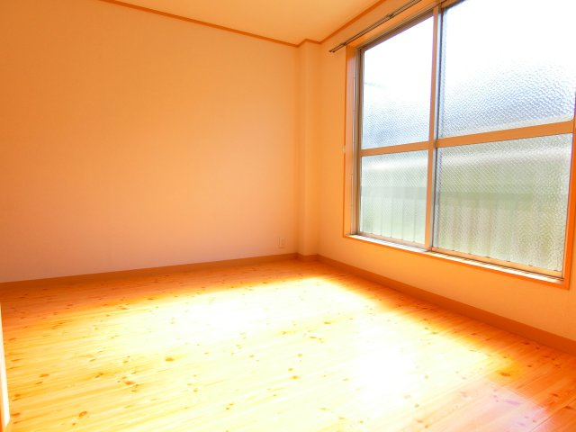 木下ハイツの洋室