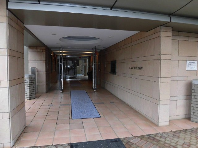ヒルズ新所沢緑町のエントランス