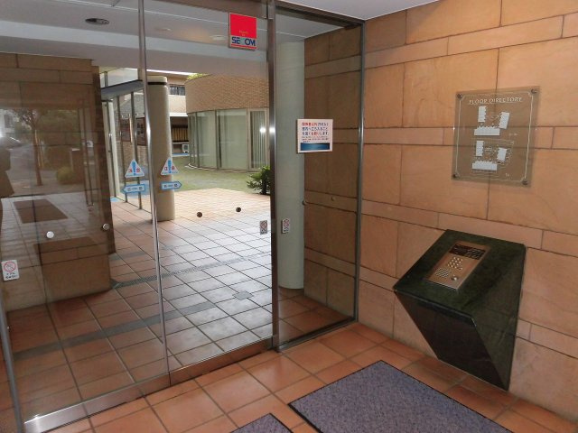 ヒルズ新所沢緑町のエントランス