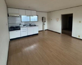 生駒市東生駒月見町の賃貸マンションの居間・リビング
