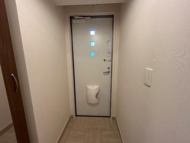 リラハイツ宮町の玄関