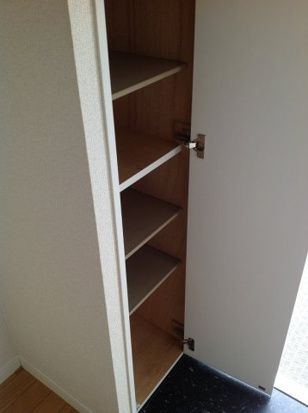 レオパレスプラムフローラの玄関