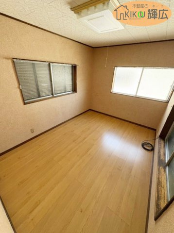 明石市魚住町清水　中古戸建の洋室