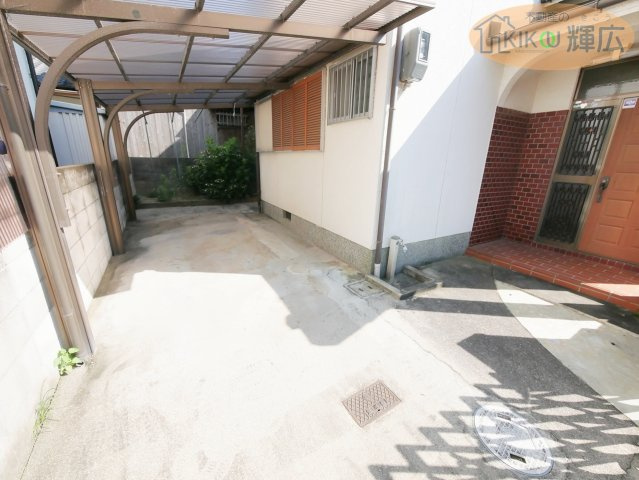 明石市魚住町清水　中古戸建の駐車場