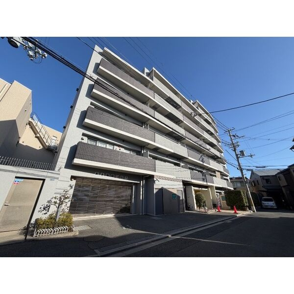 CRYSTAL　SUITA　TAKAHAMAの外観