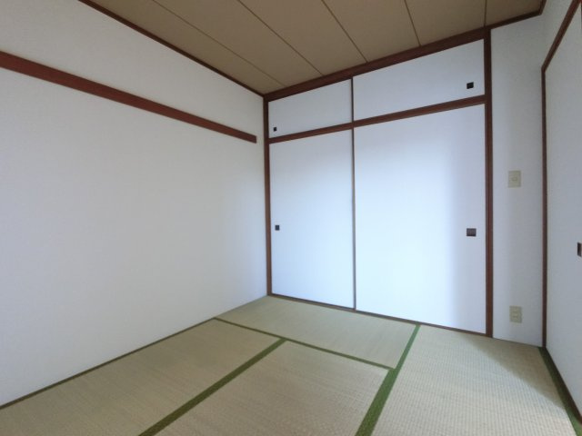 潮ハイツの和室