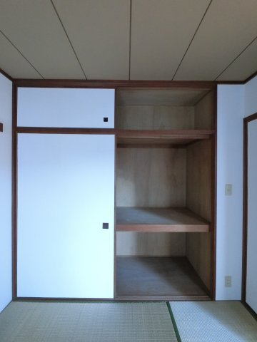 潮ハイツの和室