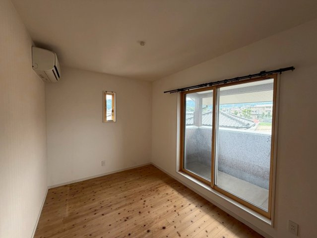 桧原二丁目中古戸建の洋室|2階洋室
