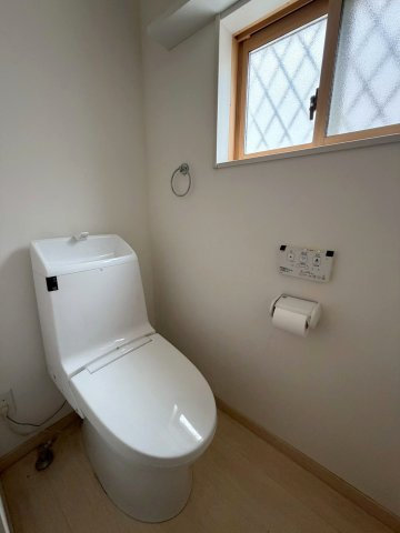 桧原二丁目中古戸建のトイレ