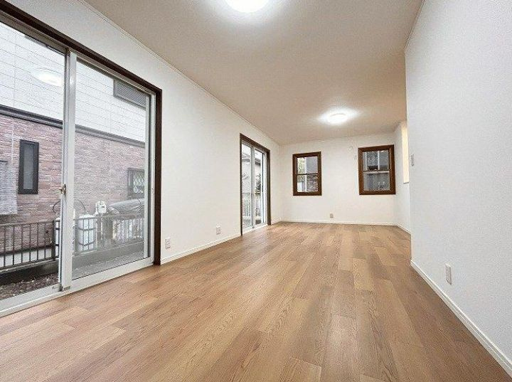 藤沢市石川3丁目　中古戸建の居間・リビング|ゆったり過ごせるリビングです