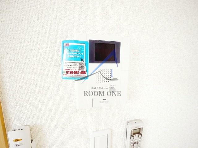 メゾン　ド　リラクオーレのセキュリティ|モニター付きインターホンです。