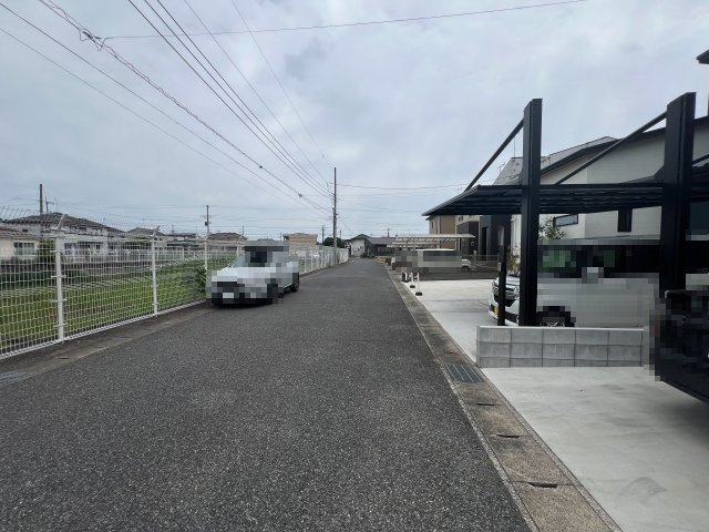 【前面道路含む現地写真】 | 茂原市ゆたか　ウォークインクローゼット付　4SLDK