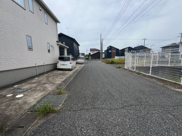 【前面道路含む現地写真】 | 茂原市ゆたか　ウォークインクローゼット付　4SLDK