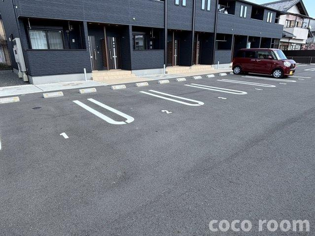 ヴィヴァーチェ郡の駐車場