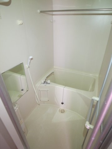 【浴室】 | 新千葉小川マンション | 体をキレイにするところですもの。気になりますね。