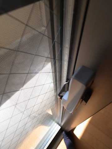 【設備】 | 新千葉小川マンション | 複層ガラスで断熱防音効果もあります。
