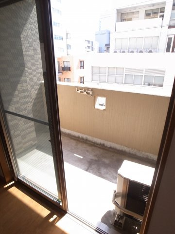 【バルコニー】 | 新千葉小川マンション | 日当り良好。それだけで今日もいい日に思ってくるから不思議。