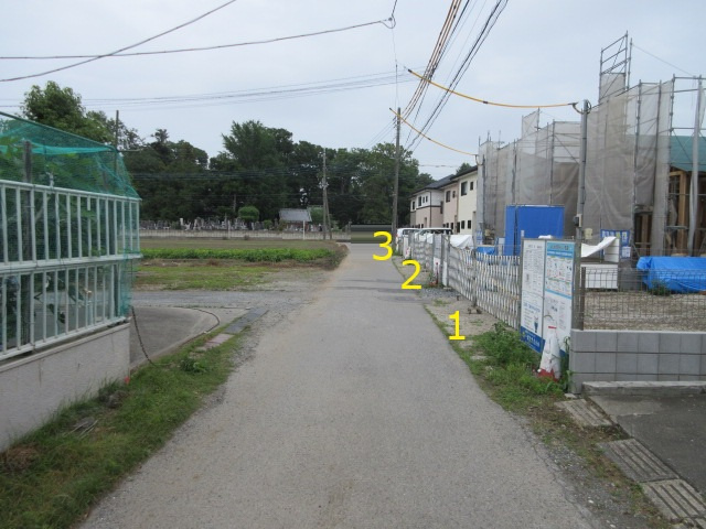 【仲介手数料無料】新築戸建　深谷市稲荷町北6-15（全3棟）の前面道路含む現地写真