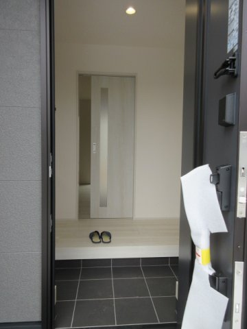 【仲介手数料無料】新築戸建　深谷市稲荷町北6-15（全3棟）の玄関