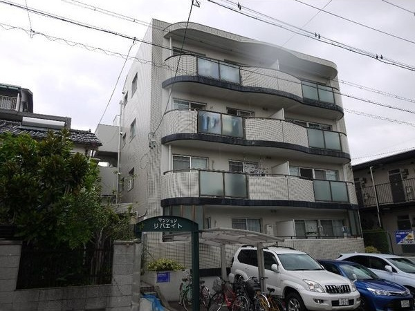 マンションリバエイトの外観