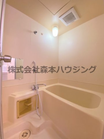 【浴室】 | 　ウエストプラザ | ゆったり過ごせるお風呂です