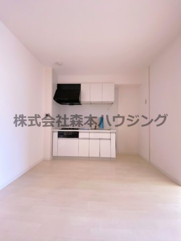 【居間・リビング】 | 　ウエストプラザ | ゆったり過ごせる居間です