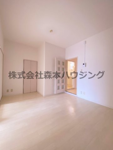 【居間・リビング】 | 　ウエストプラザ | おしゃれな居間です