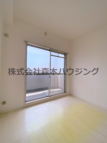 【洋室】 | 　ウエストプラザ | 個人の部屋や寝室として使える洋室です
