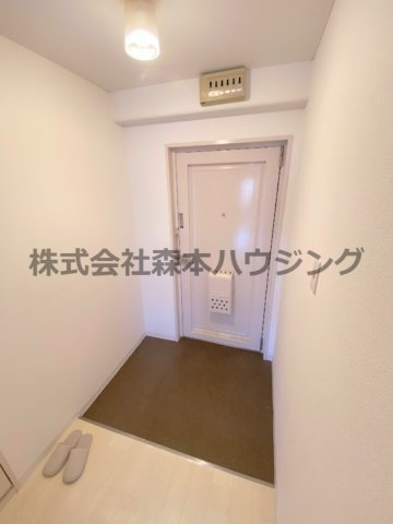 【玄関】 | 　ウエストプラザ | 落ち着いた玄関です