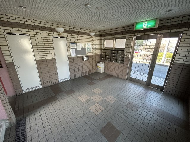 コンプリチェKATAYAMAのエントランス