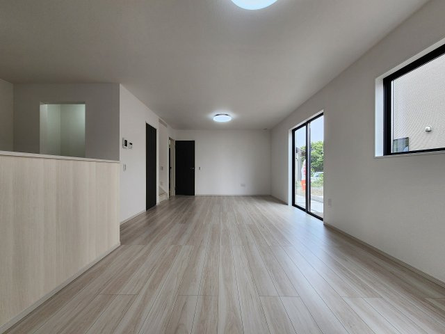 アーバンスタイルKIP高崎市島野町1期 の居間・リビング|現地撮影