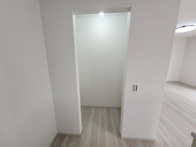 アーバンスタイルKIP高崎市島野町1期 の収納|現地撮影：収納力のあるキッチンパントリー