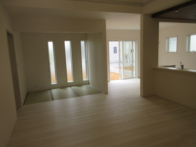 【仲介手数料無料】新築戸建　深谷市稲荷町北6-15（全3棟）の居間・リビング
