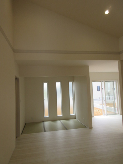 【仲介手数料無料】新築戸建　深谷市稲荷町北6-15（全3棟）の居間・リビング