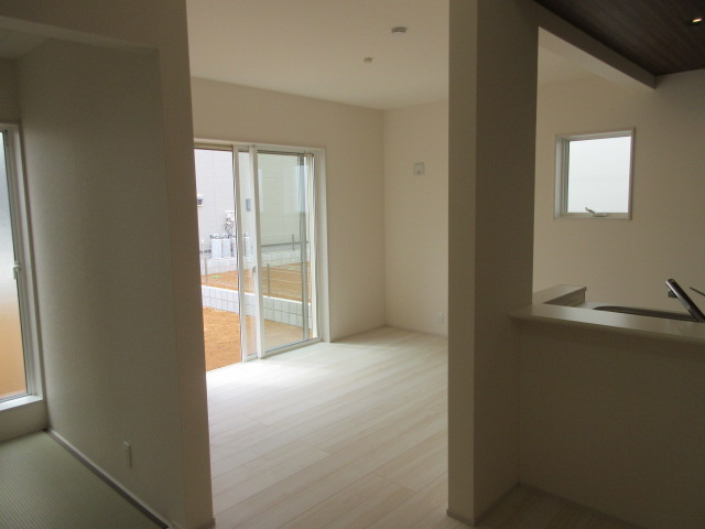 【仲介手数料無料】新築戸建　深谷市稲荷町北6-15（全3棟）の居間・リビング