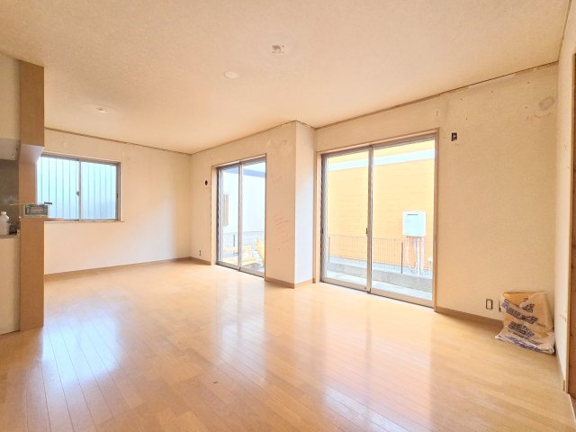 青梅市新町7丁目　中古戸建の居間・リビング|リフォーム前写真