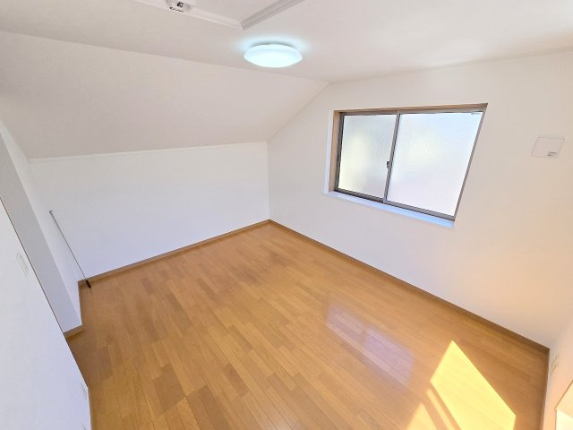 青梅市新町7丁目　中古戸建の洋室